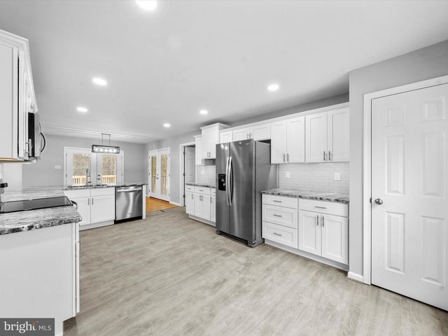 10009 RIVER RD, South Chesterfield, VA 23803