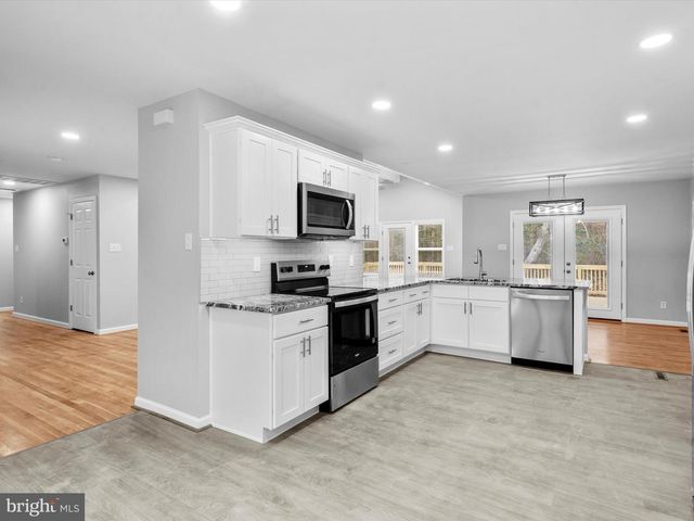 10009 RIVER RD, South Chesterfield, VA 23803