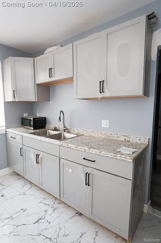 11733 Meyers Road, Detroit, MI 48227