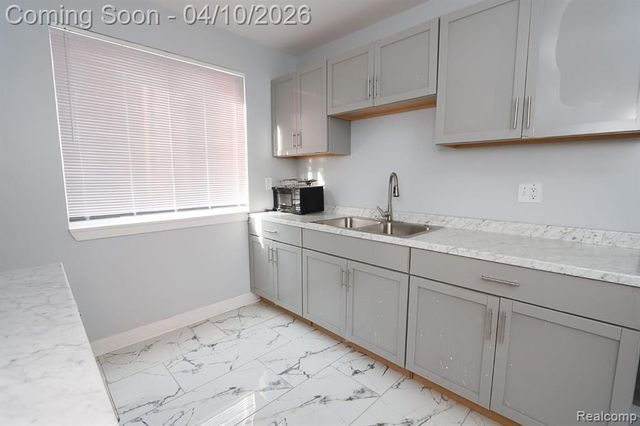 11733 Meyers Road, Detroit, MI 48227