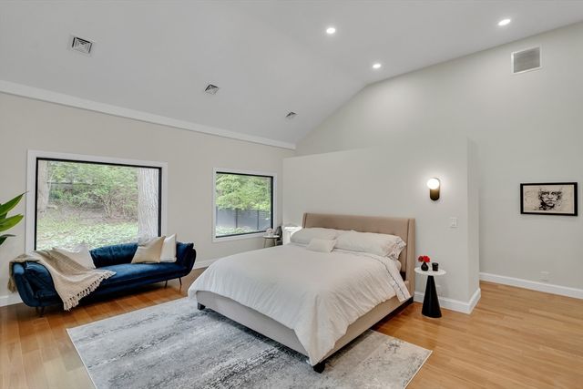 16 Summit St, Newton, MA 02458