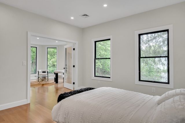 16 Summit St, Newton, MA 02458