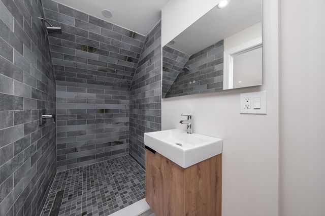 16 Summit St, Newton, MA 02458