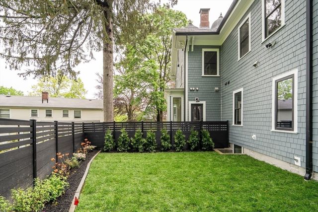 16 Summit St, Newton, MA 02458
