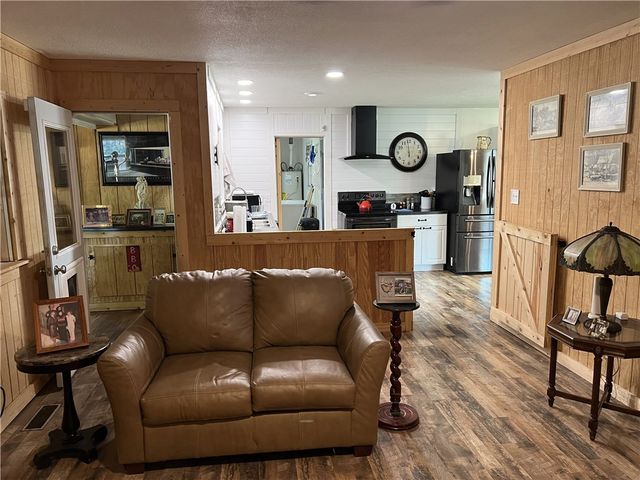 89 Creekview Road, Harrison, AR 72601