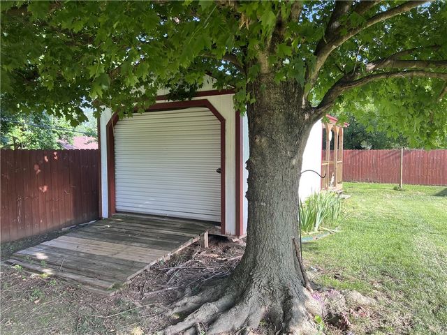 89 Creekview Road, Harrison, AR 72601