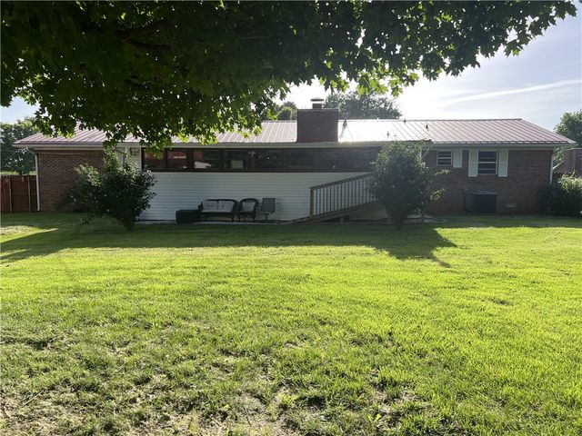 89 Creekview Road, Harrison, AR 72601