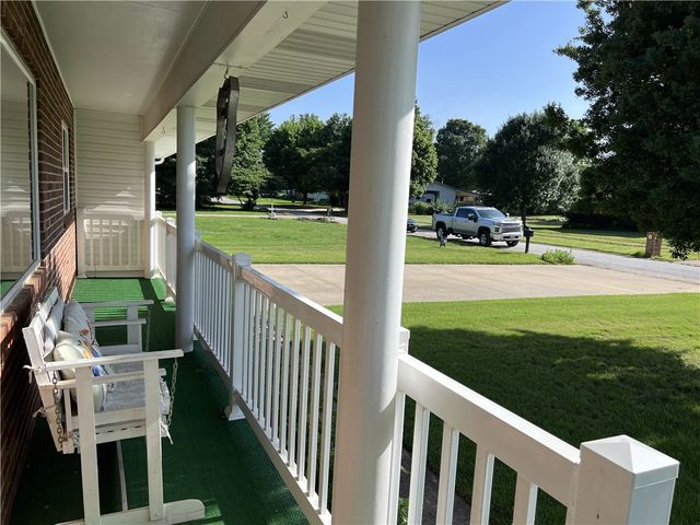 89 Creekview Road, Harrison, AR 72601