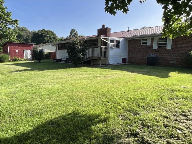 89 Creekview Road, Harrison, AR 72601