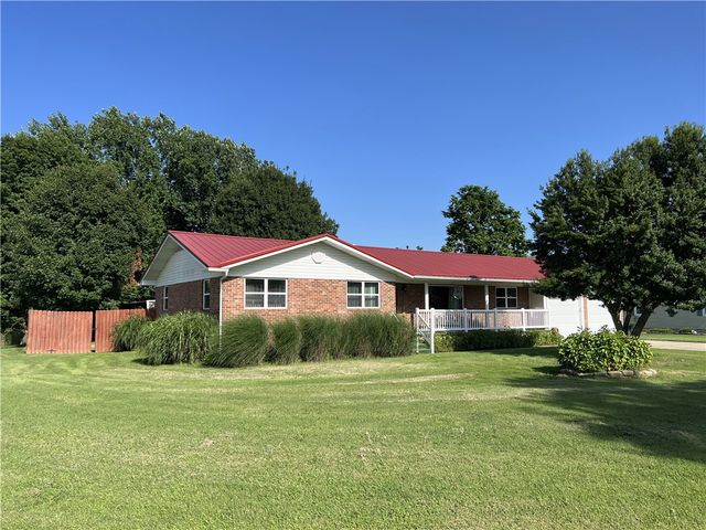 89 Creekview Road, Harrison, AR 72601