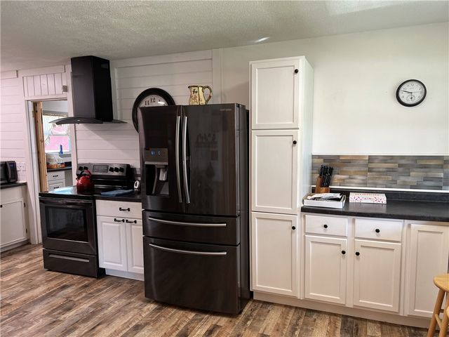 89 Creekview Road, Harrison, AR 72601