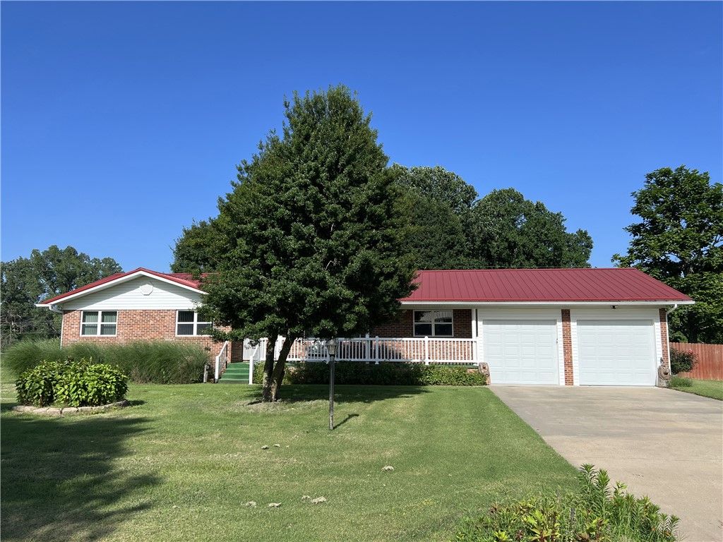89 Creekview Road, Harrison, AR 72601