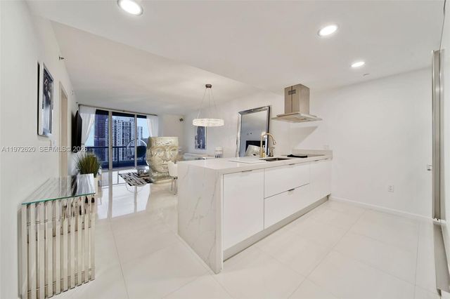 495 Brickell Ave 4209, Miami, FL 33131