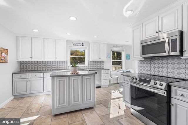 1101 GYPSY LN W, Towson, MD 21286