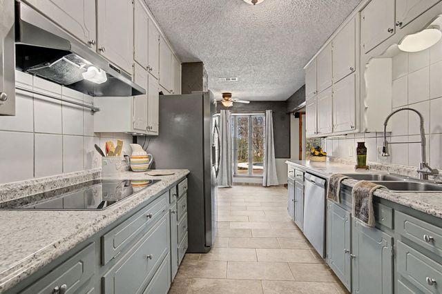 604 Baker Drive, Hurst, TX 76054