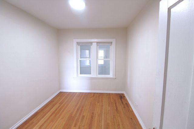 6307 N Mozart Street 1N, Chicago, IL 60659