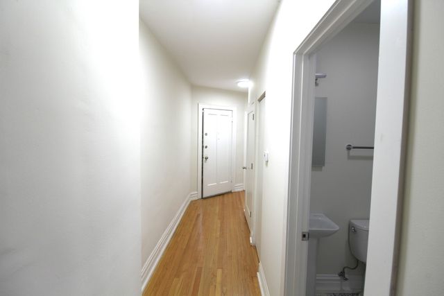 6307 N Mozart Street 1N, Chicago, IL 60659