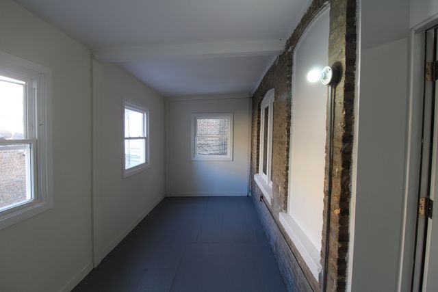 6307 N Mozart Street 1N, Chicago, IL 60659