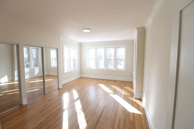 6307 N Mozart Street 1N, Chicago, IL 60659