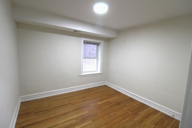 6307 N Mozart Street 1N, Chicago, IL 60659