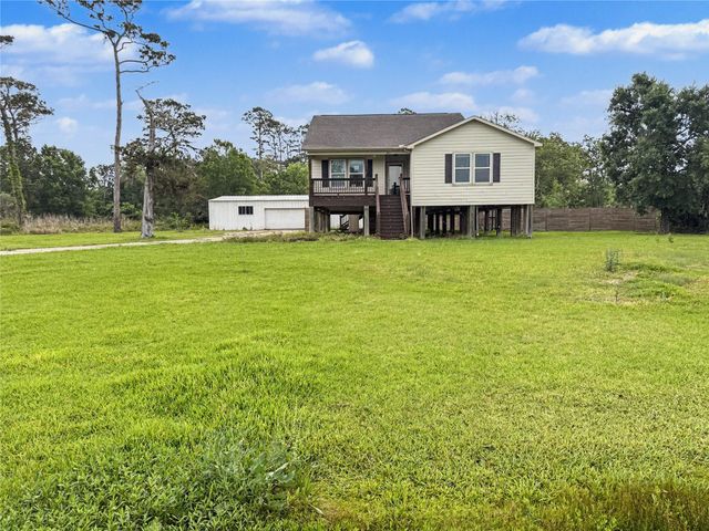 3415 E Bayou Drive, Shoreacres, TX 77571