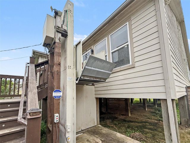 3415 E Bayou Drive, Shoreacres, TX 77571