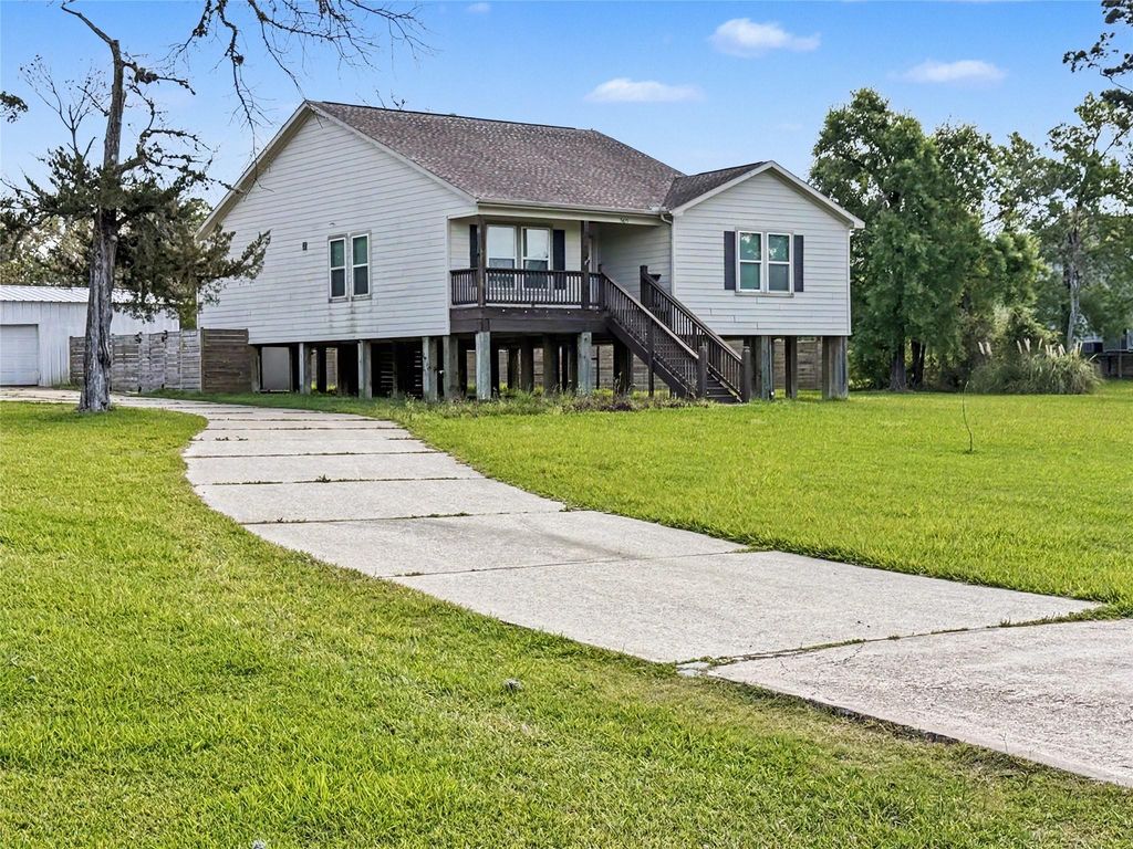3415 E Bayou Drive, Shoreacres, TX 77571