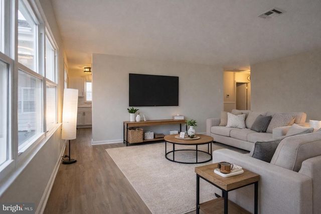 38 NARBERTH PL, Southampton, NJ 08088