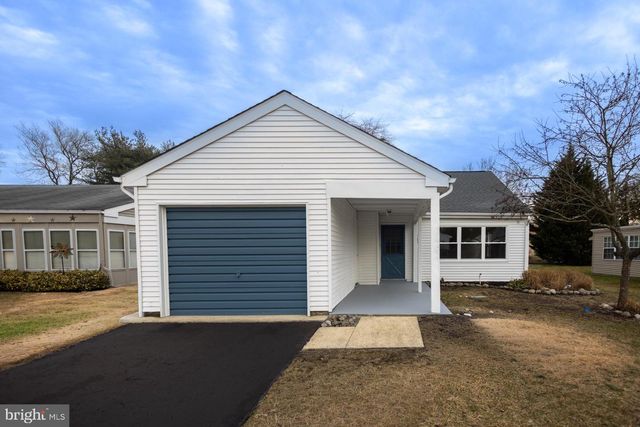 38 NARBERTH PL, Southampton, NJ 08088