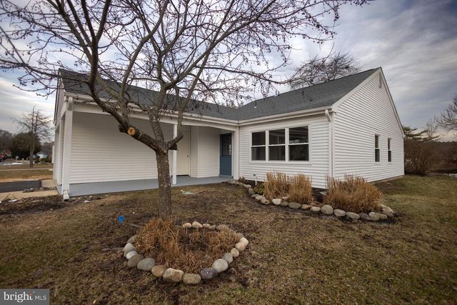 38 NARBERTH PL, Southampton, NJ 08088