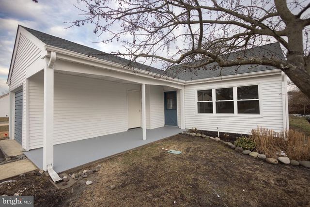 38 NARBERTH PL, Southampton, NJ 08088