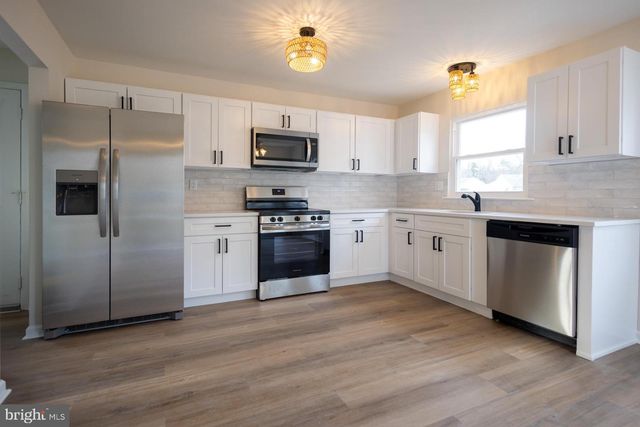 38 NARBERTH PL, Southampton, NJ 08088