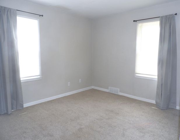 826 N Kokomo Ave, Derby, KS 67037