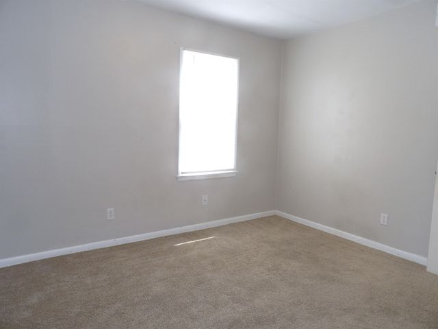 826 N Kokomo Ave, Derby, KS 67037