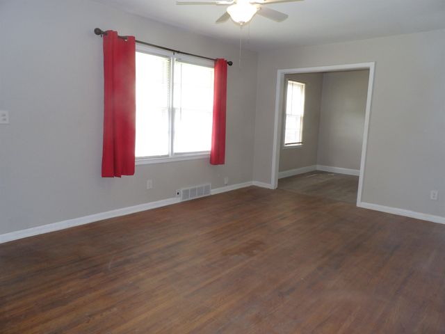 826 N Kokomo Ave, Derby, KS 67037