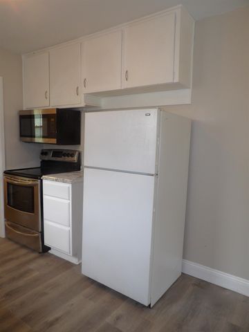 826 N Kokomo Ave, Derby, KS 67037