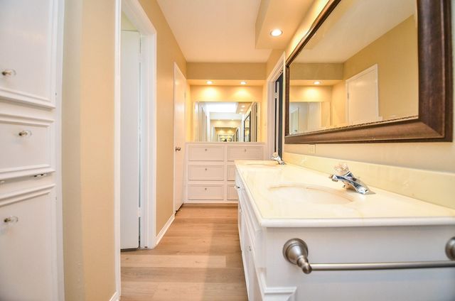 2106 Glenn Lakes Lane, Missouri City, TX 77459
