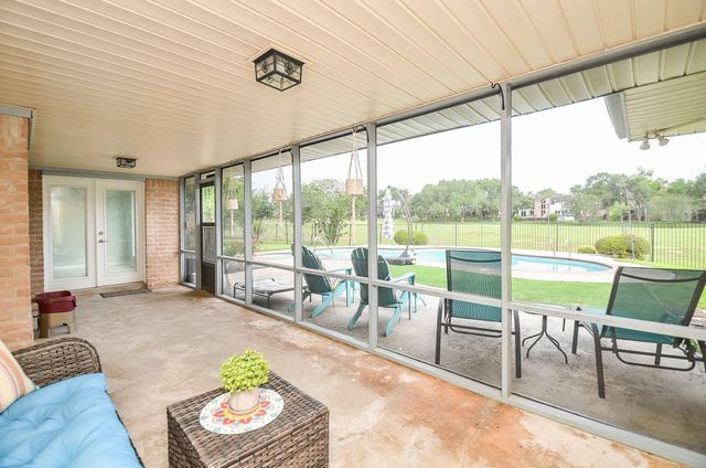 2106 Glenn Lakes Lane, Missouri City, TX 77459