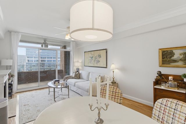 14 Lockwood Drive Apt 9j, Charleston, SC 29401