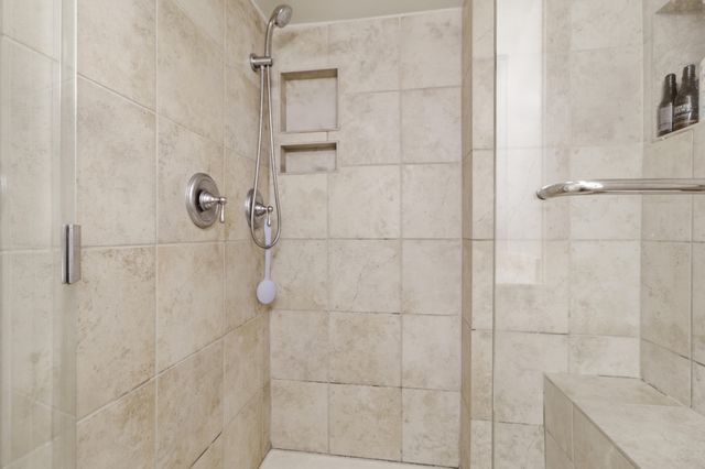14 Lockwood Drive Apt 9j, Charleston, SC 29401