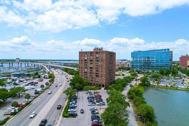 14 Lockwood Drive Apt 9j, Charleston, SC 29401