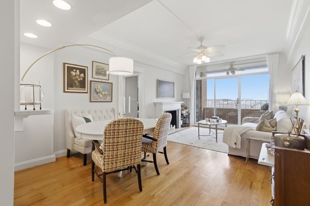 14 Lockwood Drive Apt 9j, Charleston, SC 29401