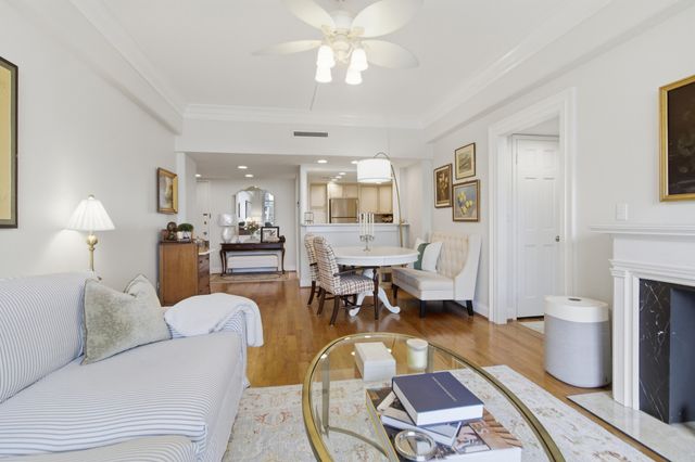 14 Lockwood Drive Apt 9j, Charleston, SC 29401