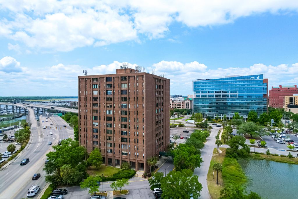 14 Lockwood Drive Apt 9j, Charleston, SC 29401