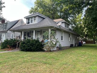 121 W Washington Street, Collinsville, IL 62234