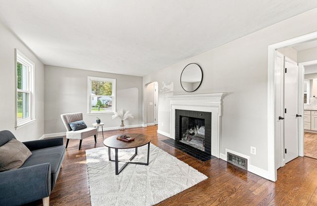 3 Maplelawn Dr, Monson, MA 01057