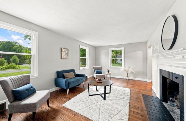 3 Maplelawn Dr, Monson, MA 01057