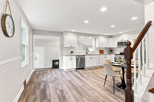 3 Maplelawn Dr, Monson, MA 01057