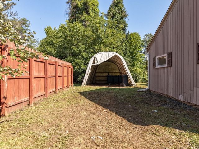 3 Maplelawn Dr, Monson, MA 01057