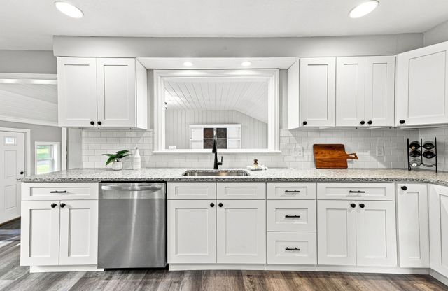 3 Maplelawn Dr, Monson, MA 01057
